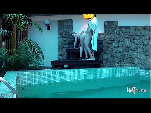 ❤️ Boss invitéiert Déngschtmeedchen an de Pool, mee konnt net engem waarm widderstoen ️❌ Qualitéit Porno op lb.onetubes.top ❤